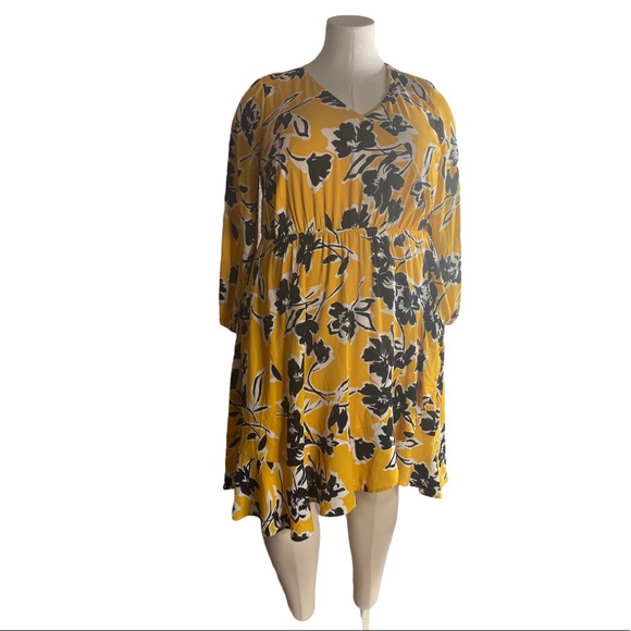 Lane Bryant Dresses & Skirts - BeautiCurve x Lane Bryant Floral Dress
Size 18/20